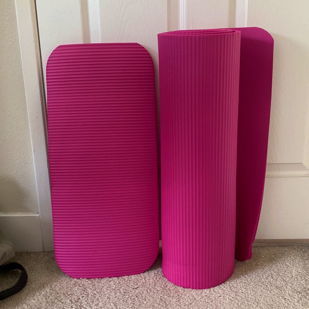 Thick Padded Yoga Mat with Matching Knee Pad